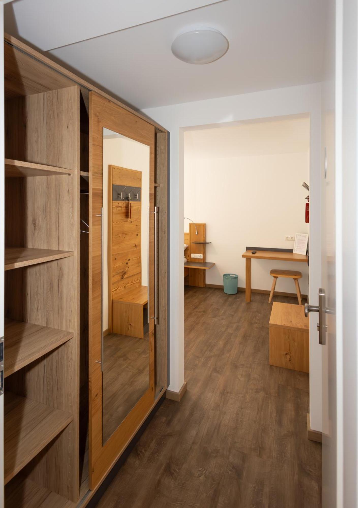 Isarwinkel Hotel Geretsried Bagian luar foto