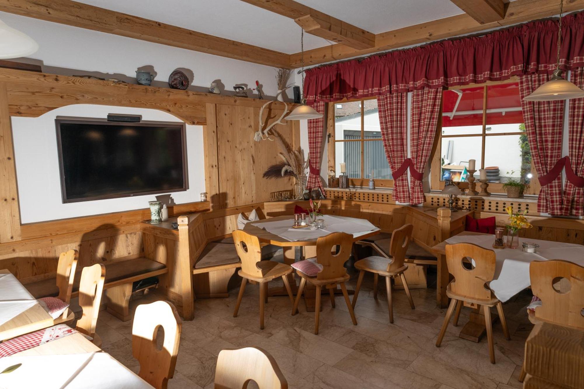 Isarwinkel Hotel Geretsried Bagian luar foto