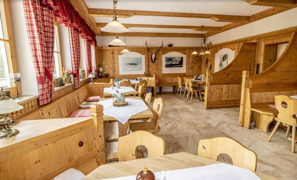 Isarwinkel Hotel Geretsried Bagian luar foto